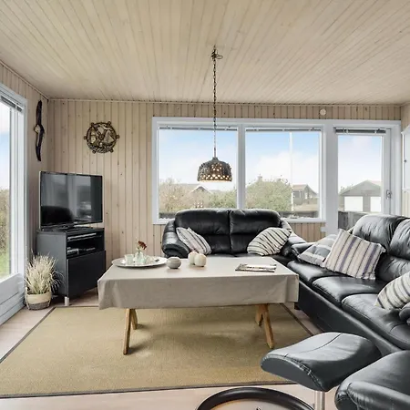 Stunning In With Kitchen Сasa de vacaciones