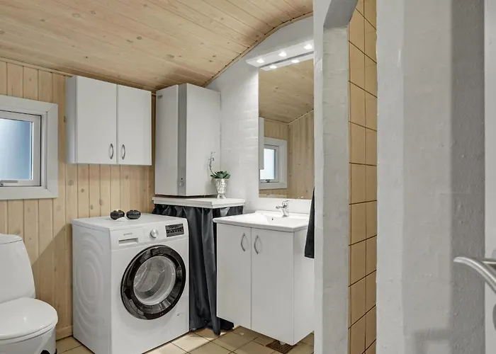 Stunning In With Kitchen * Løkken