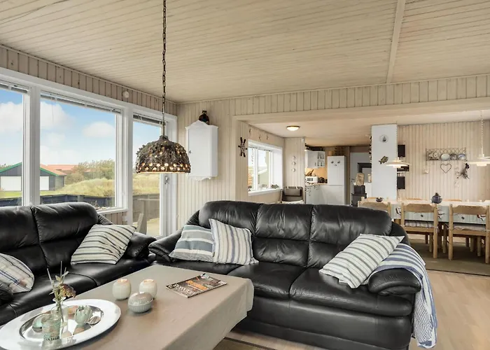 Stunning In With Kitchen * Løkken