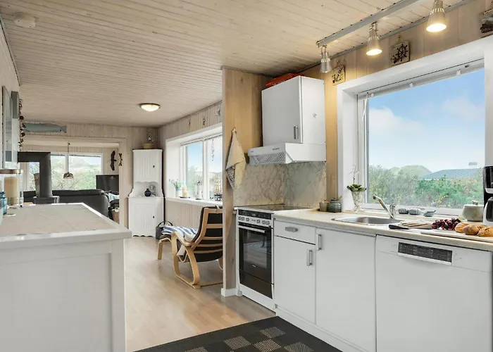 Stunning In With Kitchen Сasa de vacaciones *